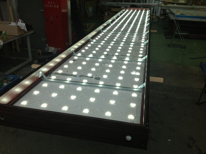 LED看板大型サイズ（点灯）